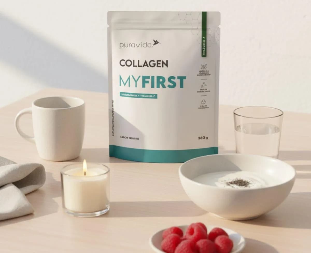 Collagen My First sobre a mesa com frutas vermelhas