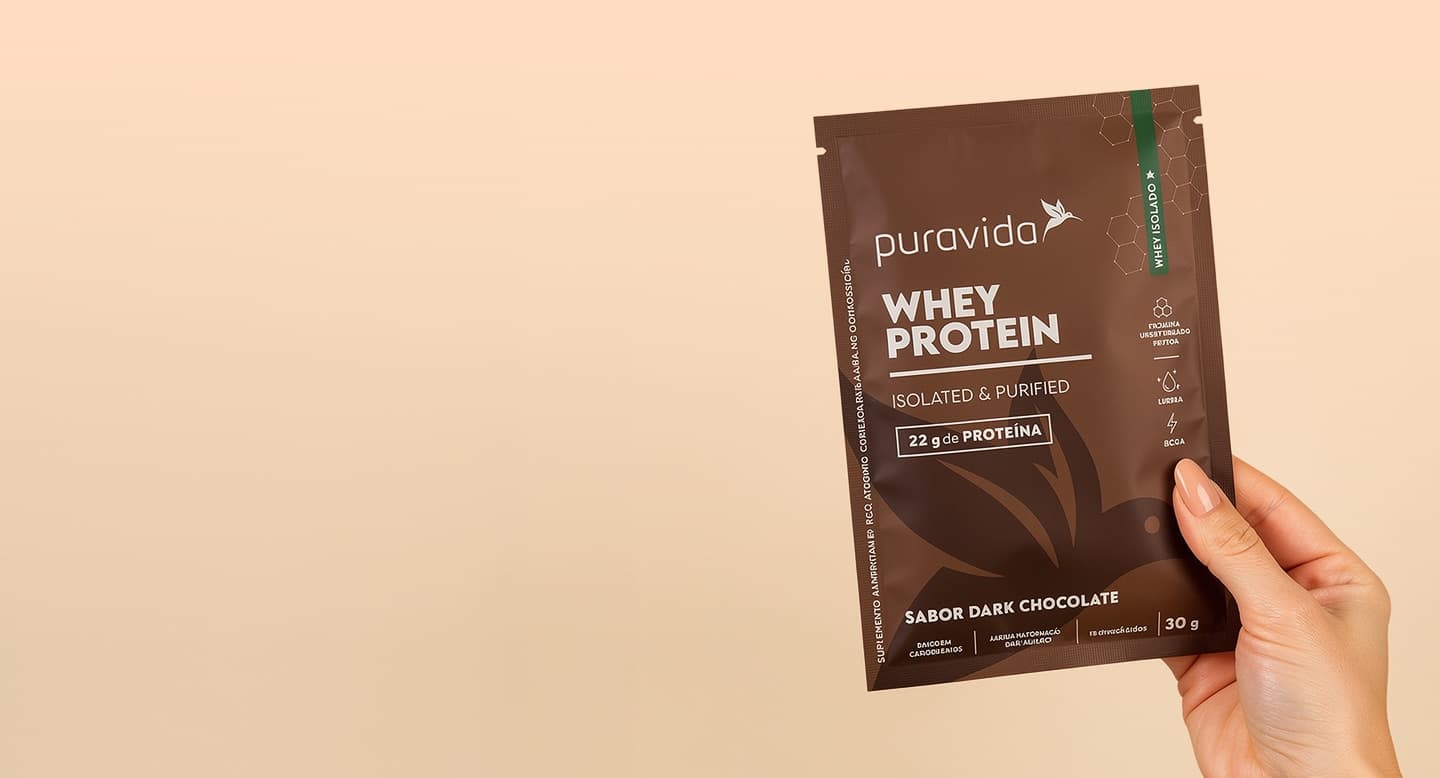Whey Protein Isolado Puravida sabor Dark Chocolate com copo de bebida