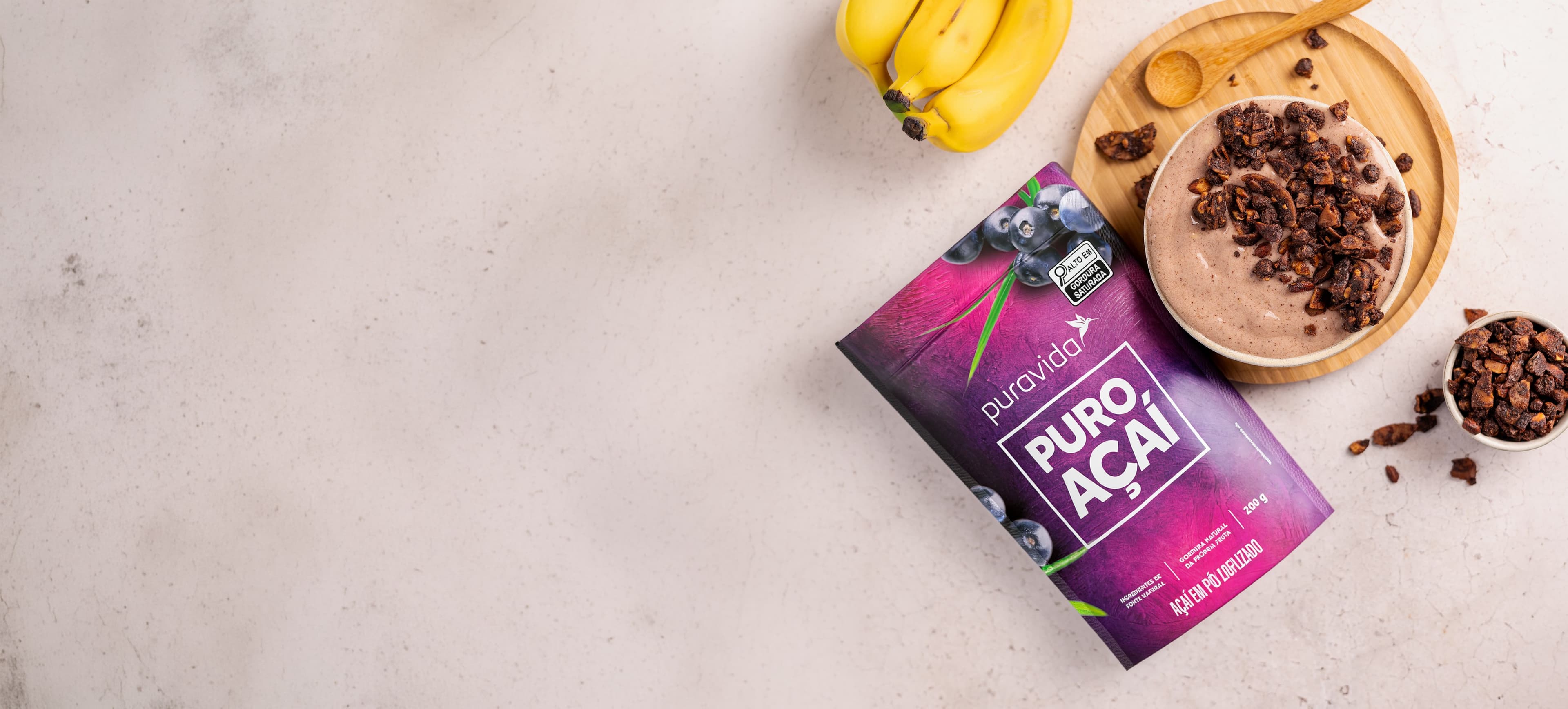 Puro Açaí com banana e granola de cacau