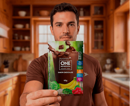 Homem com ONE Nutrition Chocolate